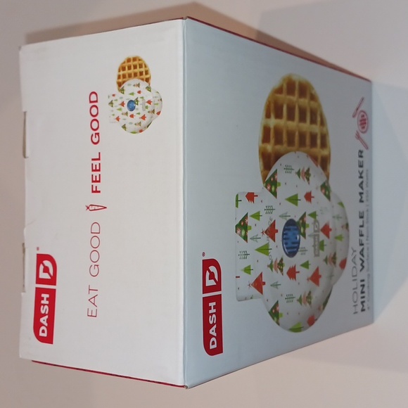 NWT Dash - Holiday Mini Waffle Maker - Picture 6 of 6